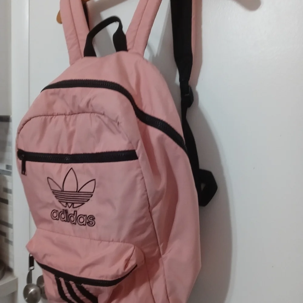 Adidas Classic Embroidered Logo Coral black padded laptop Collegiate Backpack - Picture 3 of 10